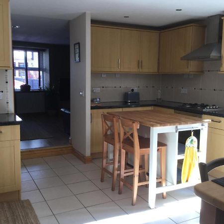 6 Beili Priory Apartment Абъргавени Екстериор снимка