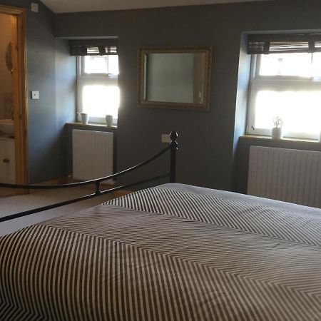 6 Beili Priory Apartment Абъргавени Екстериор снимка