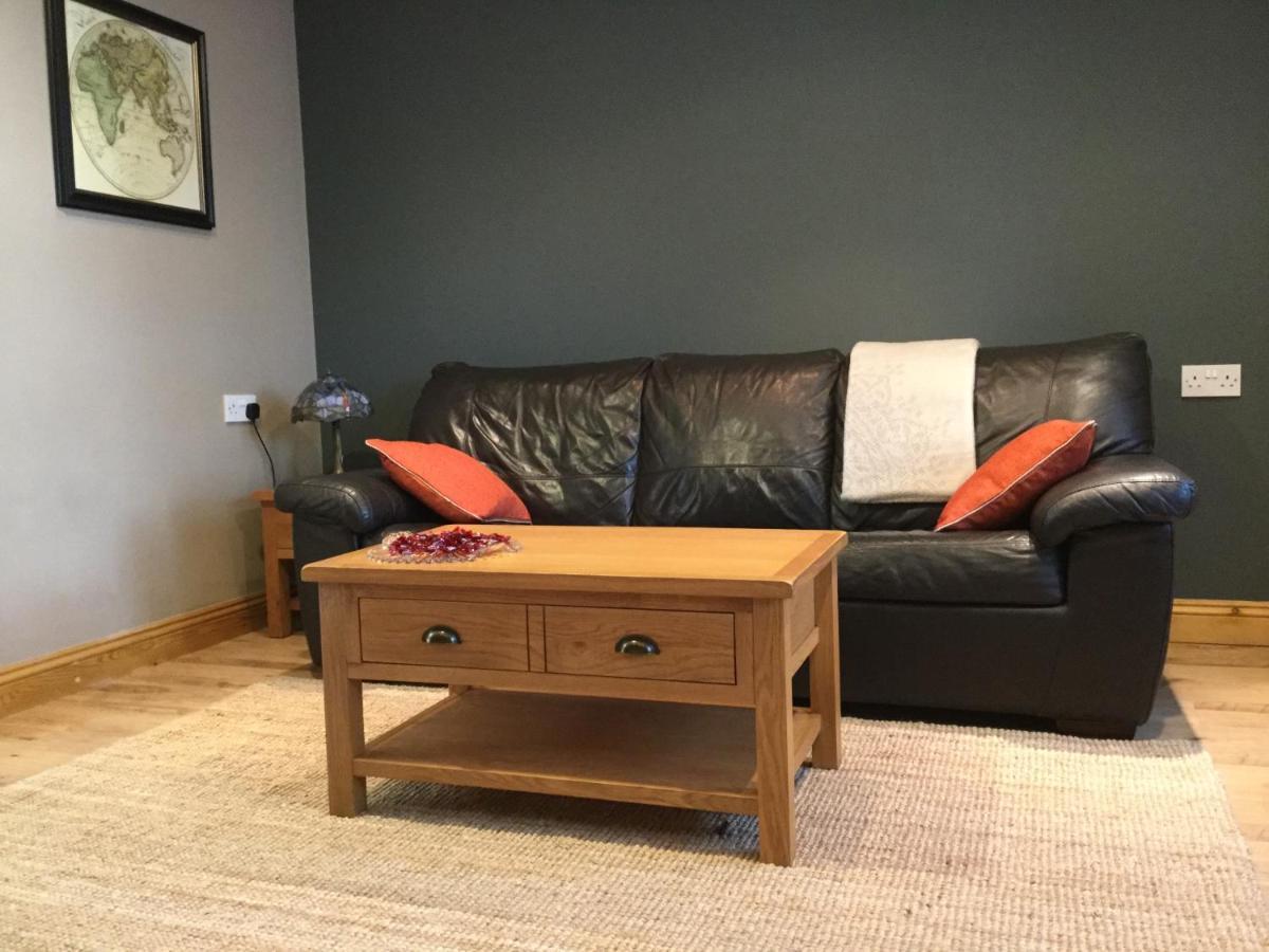 6 Beili Priory Apartment Абъргавени Екстериор снимка