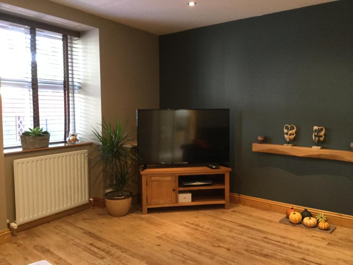 6 Beili Priory Apartment Абъргавени Екстериор снимка