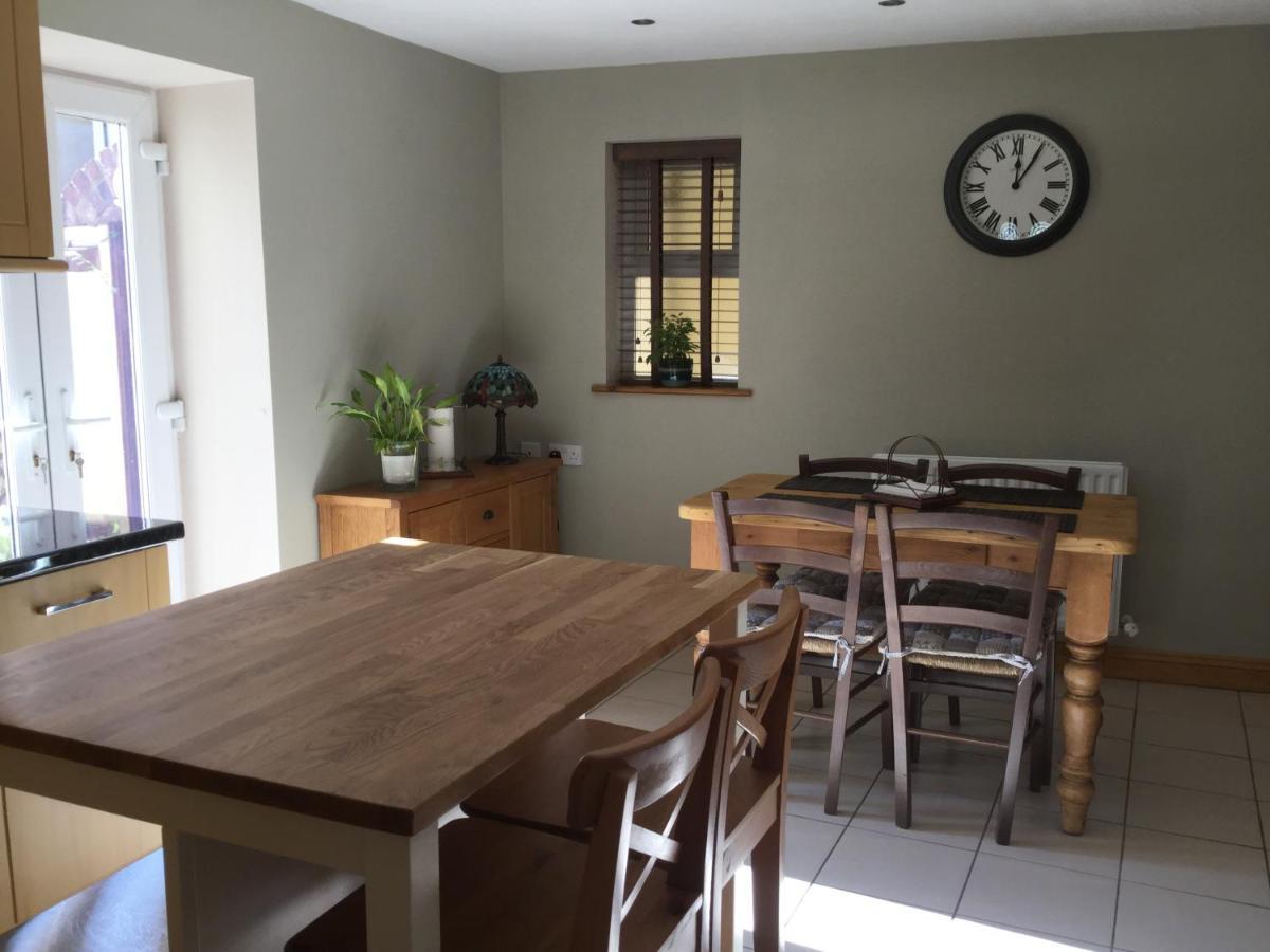 6 Beili Priory Apartment Абъргавени Екстериор снимка
