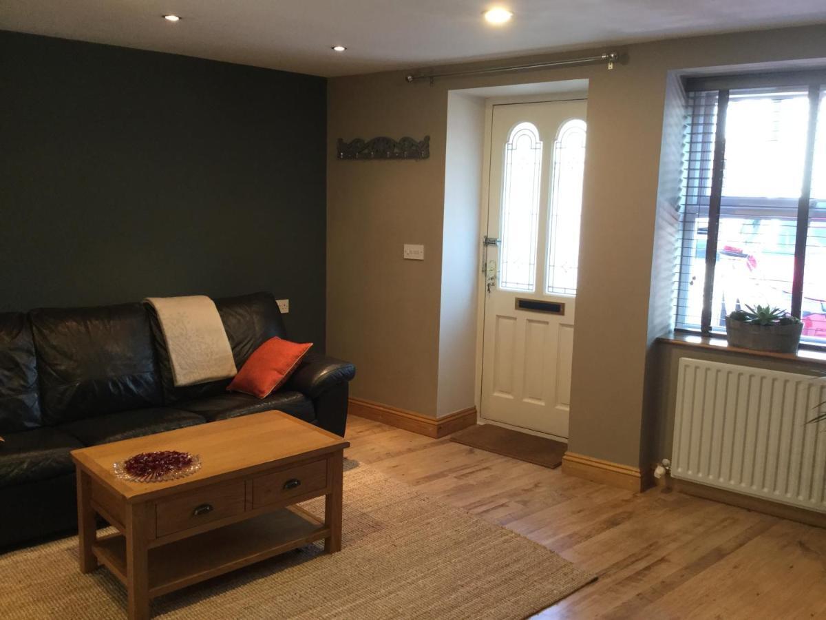 6 Beili Priory Apartment Абъргавени Екстериор снимка