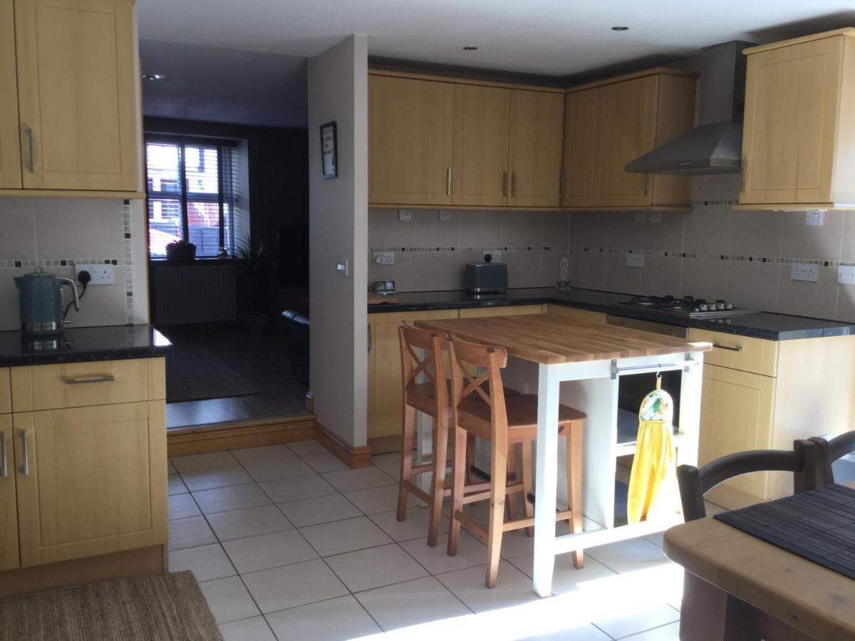 6 Beili Priory Apartment Абъргавени Екстериор снимка