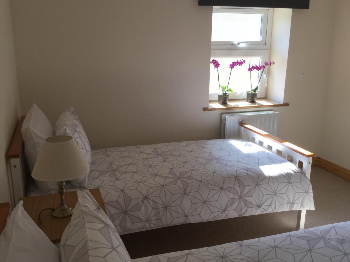 6 Beili Priory Apartment Абъргавени Екстериор снимка